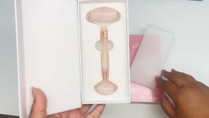 Roller Rose Quartz 100% สำหรับใบหน้า หินแท้ - กล่องแม่เหล็ก - ส่งตรงจากไทย เกรดพรีเมี่ยม