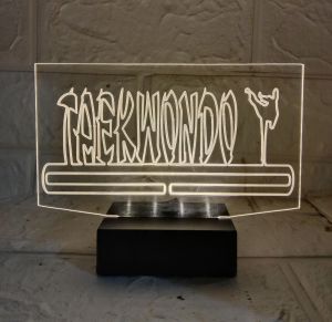 Taekwondo lampu hias meja
