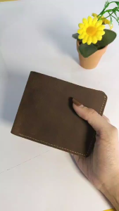 คลาสสิก กระเป๋าสตางค์หนังแท้ แข็งแรง ยิ่งใช้นานในการดูแลหน้า กระเป๋าตังค์ กระเป๋าสตางค์ผู้ชาย รุ่น Lis6K