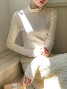 Áo Blouse Cổ Đứng Có Nếp Nhăn Và Hạt Ngọc Trai