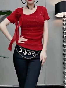 เสื้อยืดแขนสั้นผ้าตาข่ายลูกไม้ คอวี ทรงเข้ารูป สำหรับผู้หญิง ทรงเข้ารูป สีดำ แฟชั่นฤดูร้อน 2025 สำหรับผู้หญิง