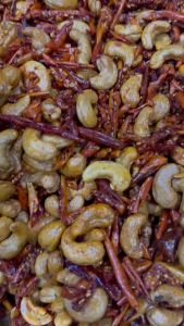 400 กรัม พริกทอด+เม็ดมะม่วงหิมพานต์ เกรด A เม็ดใหญ่ พร้อมทาน อร่อยถูกปาก (รสต้นตำรับ) crispy chilli Fried chili (1ห่อ) ขนม พริกทอดกรอบ พริกกรอบ เม็ดมะม่วง เม็ดมะม่วงหิม พริกทอดกรอคลุกเม็ดม่วง พริกกรอบผัดพริก