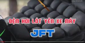 Đệm lót yên xe máy bằng hơi màu đen thiết kế rãnh nông tạo cảm giác mềm mại mát mẻ chống ê mong khi ngồi lâu đi đường dài