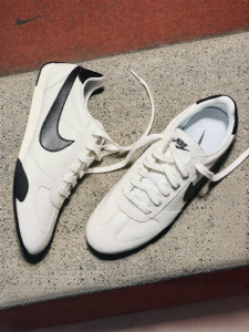 100% Authentic Nike | Women Ballet Style Lightweight Low Top Retro Sneakers NIKE SPRINT SISTER IB7102
