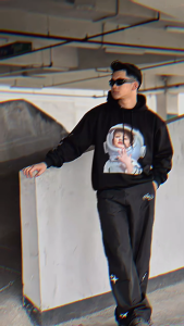 {BISA BAYAR DITEMPAT} - Hoodie kantong depan sablon warna hitam black bahan katun premium gramasi 280 untuk pria wanita terlaris