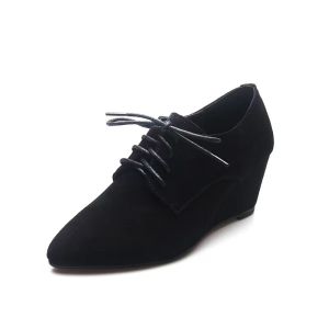 รองเท้าส้นสูงหนังแท้หัวแหลม ฤดูใบไม้ผลิและฤดูใบไม้ร่วง รองเท้าส้นเตี้ยแบบสวมหัวแหลมสำหรับผู้หญิง รองเท้าหนังแกะกลับแบบสวมหัวแหลม