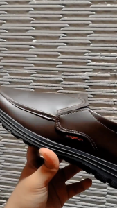 Sepatu Formal Pria Premium Kulit Sintetis Sol Rendah - Hitam JCOB03