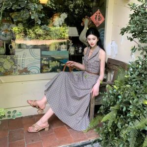 Elegant French Style Summer 2025 New Fashion Slimming Waistline Maxi Dress Womens Gown V-Neck Sleeveless High Waist A-Line Skirt