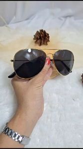 Kastamanwatch - Kacamata Hitam BL Pria Wanita Retro Fashion Bingkai Besi Terbaru