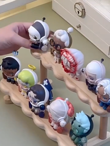 แท่นไม้วางโมเดล ชั้นวางโมเดลไม้ 2/3 ชั้น สำหรับตั้งโชว์ ประกอบง่าย ชั้นวางตุ๊กต