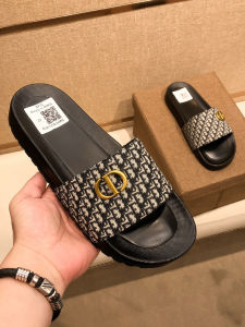 Mens Summer Slip-resistant Soft-soled Sandals with Old Floral Letter Logo for Home And Beach Casual Lightweight Rubber Bottom