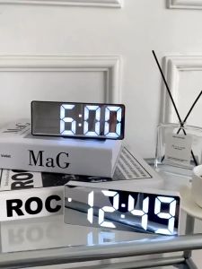 AKIRO MALAYSIA Multifunction Mirror LED Clock Digital Clock Sensor Battery USB Plug-in Dual Use Alarm Clock Jam Meja 鬧鐘