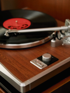 Syitren KORUS Vinyl Turntables Record Player Bluetooth Transmission