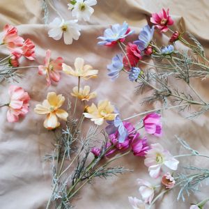 Bông Persia Giả 6 Đầu Nhung Hoa Sangge Hoa Lụa Hoa Giả Trang Trí Phòng Khách Trang Trí Nhà Phong Cách Công Chúa