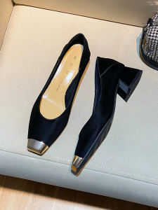 รองเท้าส้นหนาสไตล์ฝรั่งเศสสีดำสำหรับผู้หญิง พื้นยาง ส้นสูงพอดีตัว รองเท้าส้นเตี้ยแบบสวมสบาย ทรงหัวเหลี่ยม รองเท้าทำงาน สไตล์เกาหลี