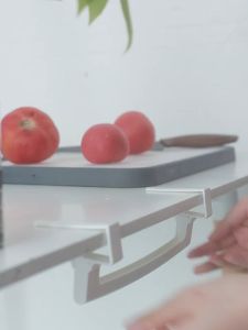 Hole-free door towel rack  免打孔柜门毛巾架