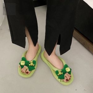 QKKshop สไตค์เกาหลีสินค้าดีมีคุณภาพ ประดับโบว์หมีทองดูดีมากเวอร์ สินค้ามาใหม่ห้ามพลาด แมทซ์ได้ทุกชุดเลยจ้าา หากสนใจรีบสั่งซื้อเข้ามาได้เลย