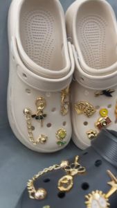 I รองเท้าแฟชั่น รองเท้าหัวโต รองเท้าผู้หญิง แถมตัวติดฟรี รุ่น BE 8713-12 สี ดำ กากี ขนาด  36-40