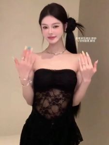 เสื้อกั๊กเกาะอกลูกไม้สีดำเซ็กซี่สไตล์ย้อนยุคสำหรับสาวฮอต ผ้าโปร่ง สายเดี่ยว ทรงไม่สมมาตร เสื้อผ้าทำงานฤดูหนาว