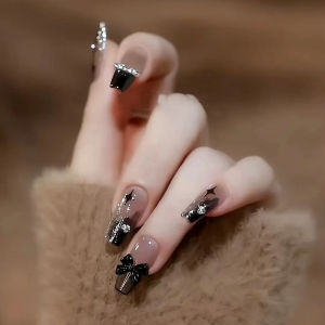 Hand-Worn Nail Almond Fancy Retro Dark Gradient with Diamond Bows Ice Transparent White Sweet Cool Cold Feeling