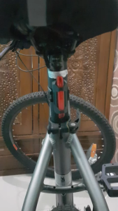 "LED Bicycle Light Lampu Sepeda Depan Belakang Aksesoris Sepeda Terang Hemat Energi untuk Keamanan Berkendara Malam dan Touring Harian"