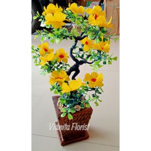 bunga hias meja murah Semanggi kuning by Vianita Florist