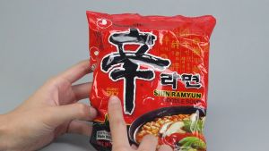 [GÓI LẺ] - NONGSHIM - Mì Shin Ramyun 9 vị: Cay Shin Black Kim chi Kim chi khô Siêu cay Gà cay Xào cay Phô mai cay Toomba (120-137g/gói)