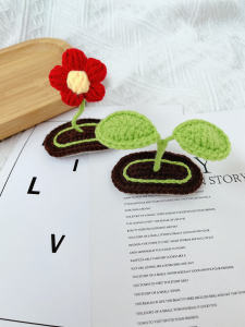 Handmade Three-Dimensional Grass Small Flower Green Bud Funny Girlfriends Couple Hairpin Finished Wool Weaving Xiaohongshu Same Style