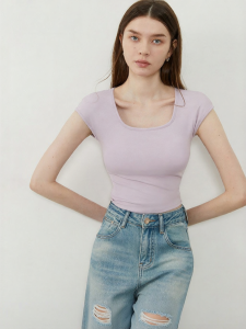D-PLAY | Áo Thun Nữ Ôm Body Có Lót Cổ Vuông Pháp T-Shirt Ngắn