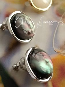 Natural Shell Mother-of-Pearl Earrings for Women No Piercing Required Vintage round Fashionable Summer High-End Hong Kong Style