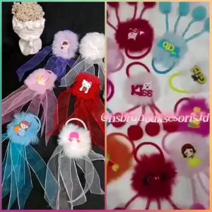 IKAT RAMBUT POM-POM JUNTAI / IKAT RAMBUT BULU KARAKTER SANRIO / IKAT RAMBUT ANAK BULU SOFT / SCRUNCHIE ANAK LUCU / CEPOL POMPOM JURAI / CUTE HAIRTIE / PR671413
