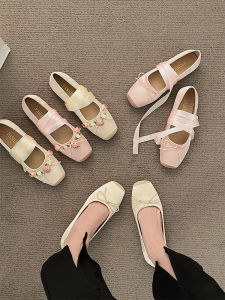 รองเท้าบัลเลต์ Mary Janes แบบผูกโบว์ผีเสื้อพื้นแบนสำหรับผู้หญิง ฤดูใบไม้ผลิ 2025 รองเท้า Mary Janes สไตล์ฝรั่งเศสแบบสวมสบาย