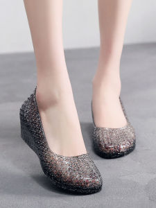 ผู้หญิง ฤดูร้อน รองเท้าแตะแบบสวม รองเท้าส้นสูง นุ่ม ด้านล่าง กันลื่น งานวันหยุดชายหาด ลำลอง ลายหลุมสบาย ระบายอากาศได้ดี