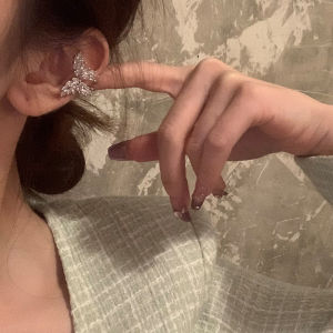 Elegant Unique Butterfly Ear Cuff No Piercing Diamond Embedded Super Shiny High End Feeling Fashionable Ladybug Jewelry