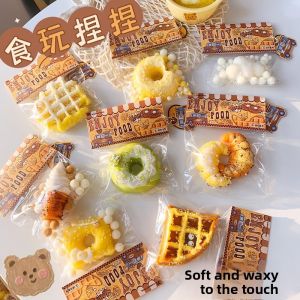 JIFANPAUL | Soft and Bouncy Cat Claw Burger Stress Relief Toy