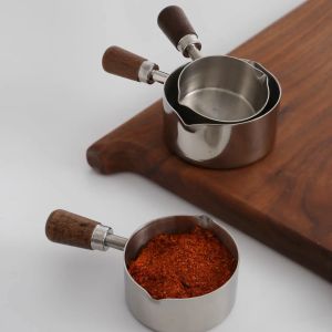 Cốc Đo 304 Inox Có Tay Cầm Gỗ Cốc Đựng Nước Sốt Ăn Kèm Bít Tết Cốc Đựng Nước Sốt Cà Chua Nhỏ Dùng Để Rưới Dầu Trong Nhà Bếp