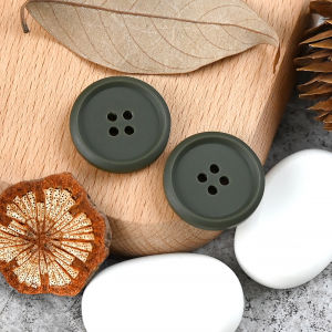 ชุดสูทเสื้อไหมพรมเสื้อถักเสื้อกันลมเสื้อโค้ทเสื้อโค้ทแคชเมียร์กระดุมสี่รูสี่รู กระดุมวัสดุเรซินสีเขียวทหาร