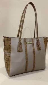 Vanarega Thania Shoulderbag - Coklat