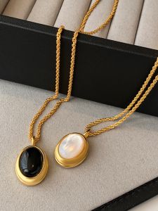French Vintage Black Agate & Natural White Mother-of-Pearl Women's Luxury Layered Necklace Bone Chain Pearl Pendant Silver Jewelry