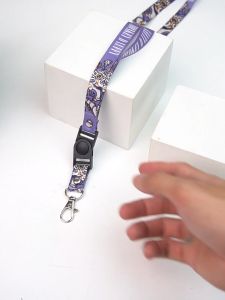 Lanyard OnePiece Premium & Tali ID Card: Solusi Profesional untuk Karyawan