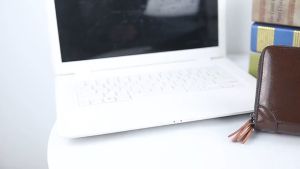 Zipper Wallets & Luxury Clutch Wallets for Men: A Comprehensive Guide