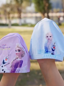 หมวกว่ายน้ำสำหรับเด็ก Disney Disney Disney Disney Disney เด็กหญิงเด็กชายผ้ากันแดดรัดคอสไตล์ใหม่น่ารักสำหรับผมยาวมืออาชีพ
