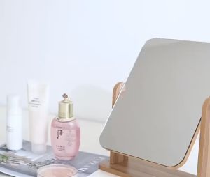 HD Vanity With Wooden Base Girl Bedroom Dressing Table Makeup Mirror 360° Rotatable Desktop Shaving Mirror Free Standing Rectangular Decorative Ornaments Simple Interesting