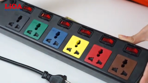 Ổ Cắm Đa Năng LiOA Màu Đen Có Nắp Che An Toàn Mặt Nhựa Cứng Chống Cháy 10A MAX 220VAC 2200W