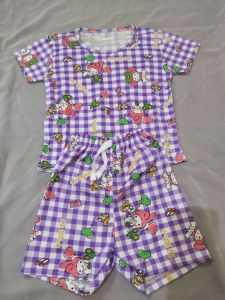 Setelan anak perempuan