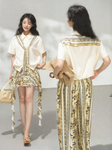 KEIKO | Bộ Áo Sơ Mi Tay Ngắn Dải Lụa và Quần Ống Rộng Phong Cách Nghỉ Dưỡng & Boho