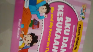Bilingual Full Color Aku Dan Kesukaanku Me and My Favorite Things