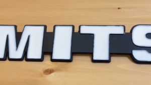 Emblem Mitsubishi PS 100 PS 120: Aksesoris Mobil Berkualitas