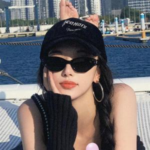 Zhang Ruoran Cat Eye Sunglasses Womens Polarized Beach Sun Glasses Shade Glasses round Face Polarized Lens Elegant Personality