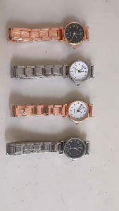 Fashion Women Watches Simple Small Dial Analog Quartz Watch Girls Clock Gift Pretty Girl Jewelry Quartz Watch Silver Metal Band White Dial Classic Timepiece Elegant Accessory